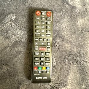 Samsung AK59-00145A Remote with Netflix button Black (Not Tested)